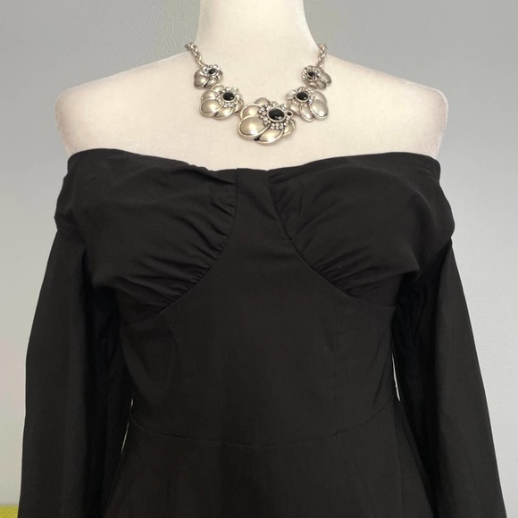 TOPSHOP Black Bengaline Bardot Off the Shoulder Blouse Top NEW US 8 - Picture 2 of 5
